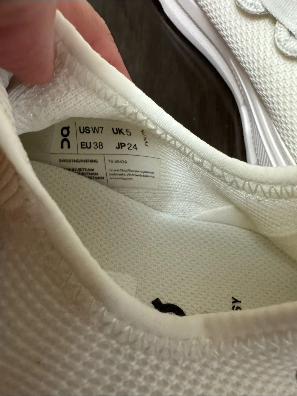 Womens cloud easy white 7
